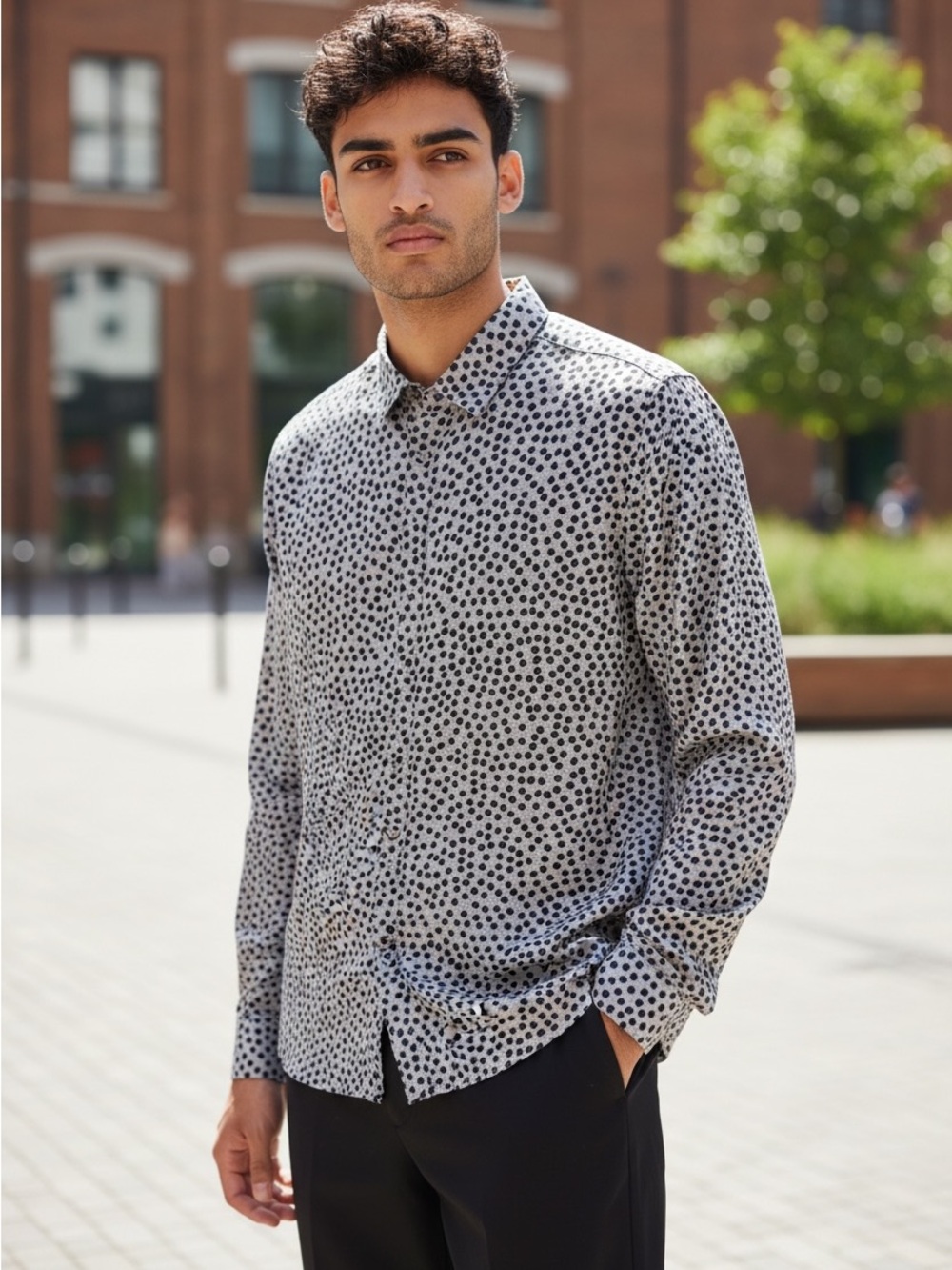 H&M Men's Medium Slim Fit Charcoal Gray and Black Dot Button Up Shirt